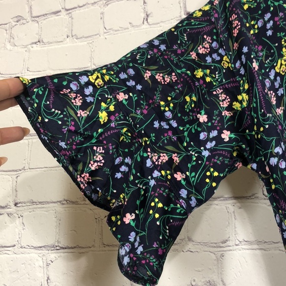 Victoria’s Secret romper floral - Picture 9 of 11